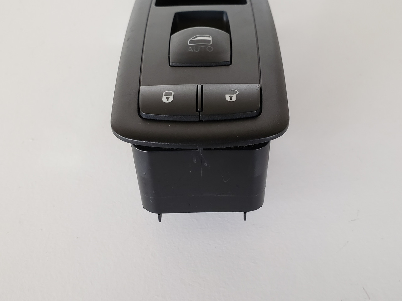 09-12 Dodge 1500 Pick Up 04602870AD Right Front Passenger Window Switch OEM 09-12 Dodge 1500 Pick Up 04602870AD Right Front Passenger Window Switch OEM