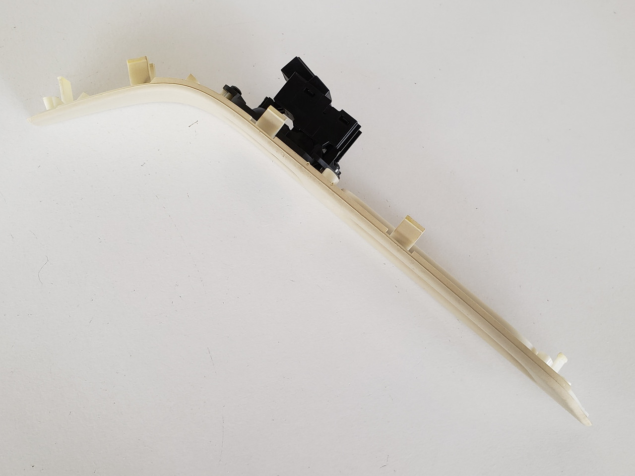 Volvo S60 31272013 Right Rear Passenger Window Switch OEM