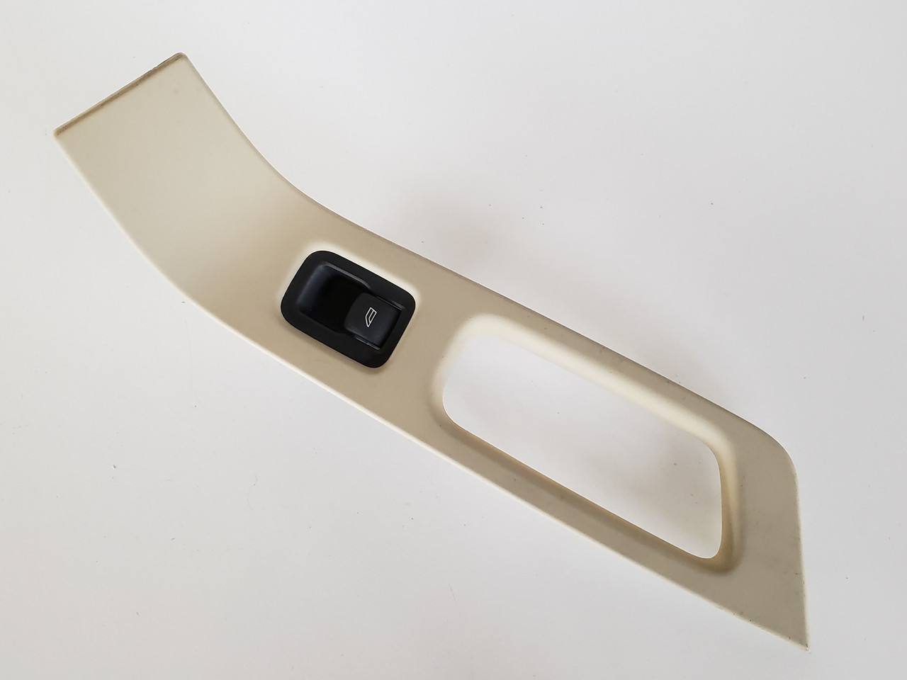 Volvo S60 31272013 Right Rear Passenger Window Switch OEM