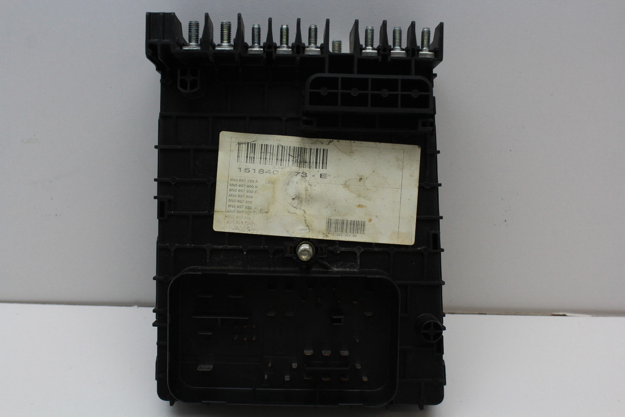 12-18 Volkswagen Tiguan 3C0 937 125 A Fusebox Fuse Box Relay Junction Control 12-18 Volkswagen Tiguan 3C0 937 125 A Fusebox Fuse Box Relay Junction Control