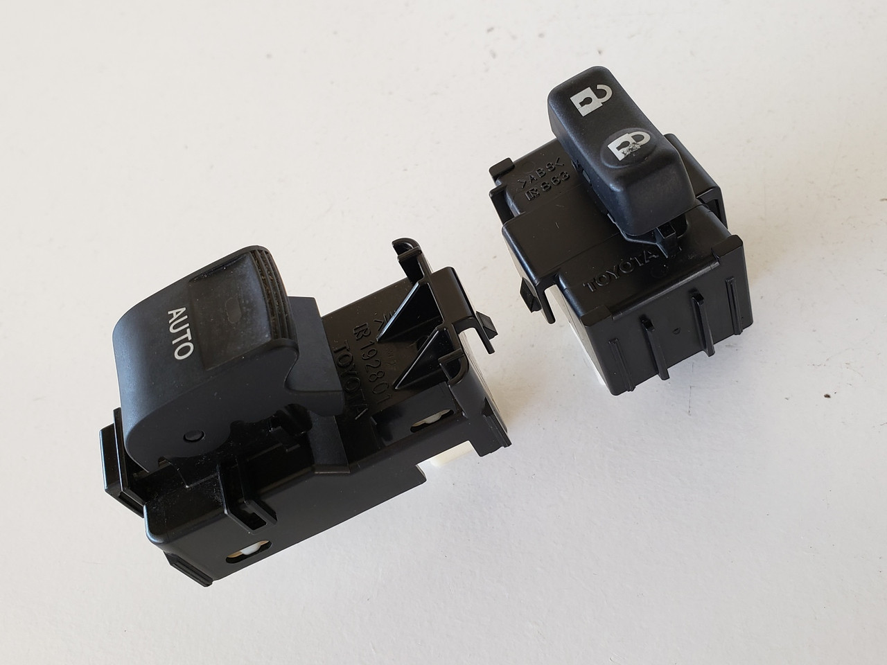 11-16 Lexus CT200H 192801 Right Front Passenger Window Switch OEM 11-16 Lexus CT200H 192801 Right Front Passenger Window Switch OEM