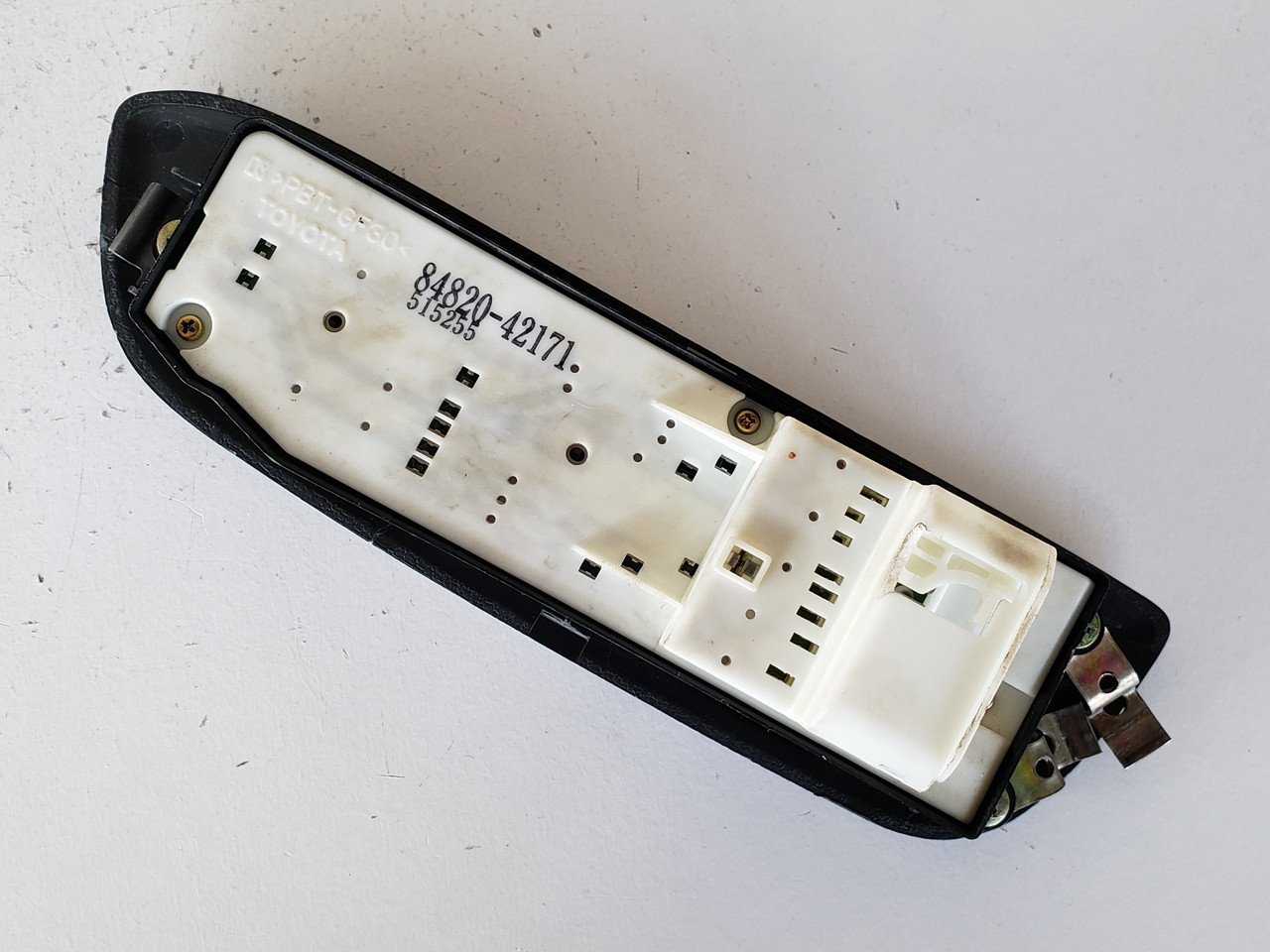 04-05 Toyota Rav4 84820-42171 Drivers Side Left Master Window