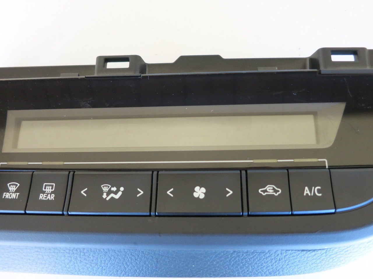 14 15 TOYOTA COROLLA CLIMATE CONTROL PANEL TEMP UNIT A/C HEATER HVAC OEM CC1735 14 15 TOYOTA COROLLA CLIMATE CONTROL PANEL TEMP UNIT A/C HEATER HVAC OEM CC1735