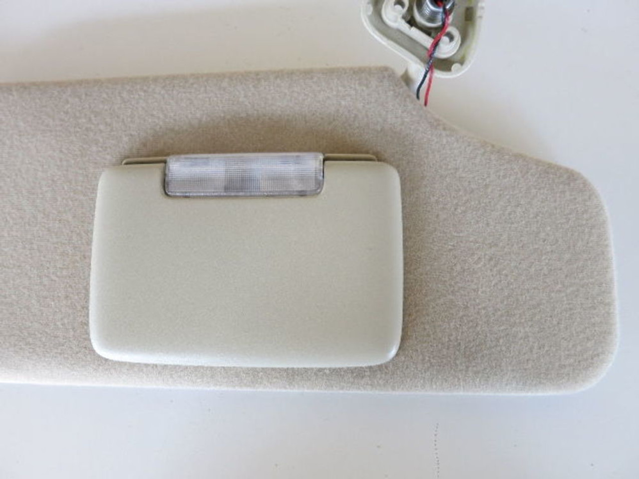 05 06 07 FIVE HUNDRED RIGHT PASSENGER SIDE INTERIOR SUN VISOR SUNVISOR TAN V5909 05 06 07 FIVE HUNDRED RIGHT PASSENGER SIDE INTERIOR SUN VISOR SUNVISOR TAN V5909
