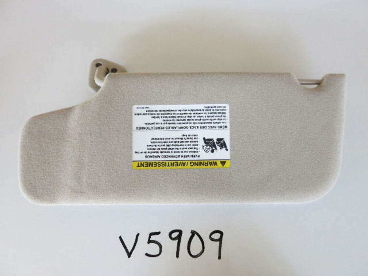 05 06 07 FIVE HUNDRED RIGHT PASSENGER SIDE INTERIOR SUN VISOR SUNVISOR TAN V5909 05 06 07 FIVE HUNDRED RIGHT PASSENGER SIDE INTERIOR SUN VISOR SUNVISOR TAN V5909