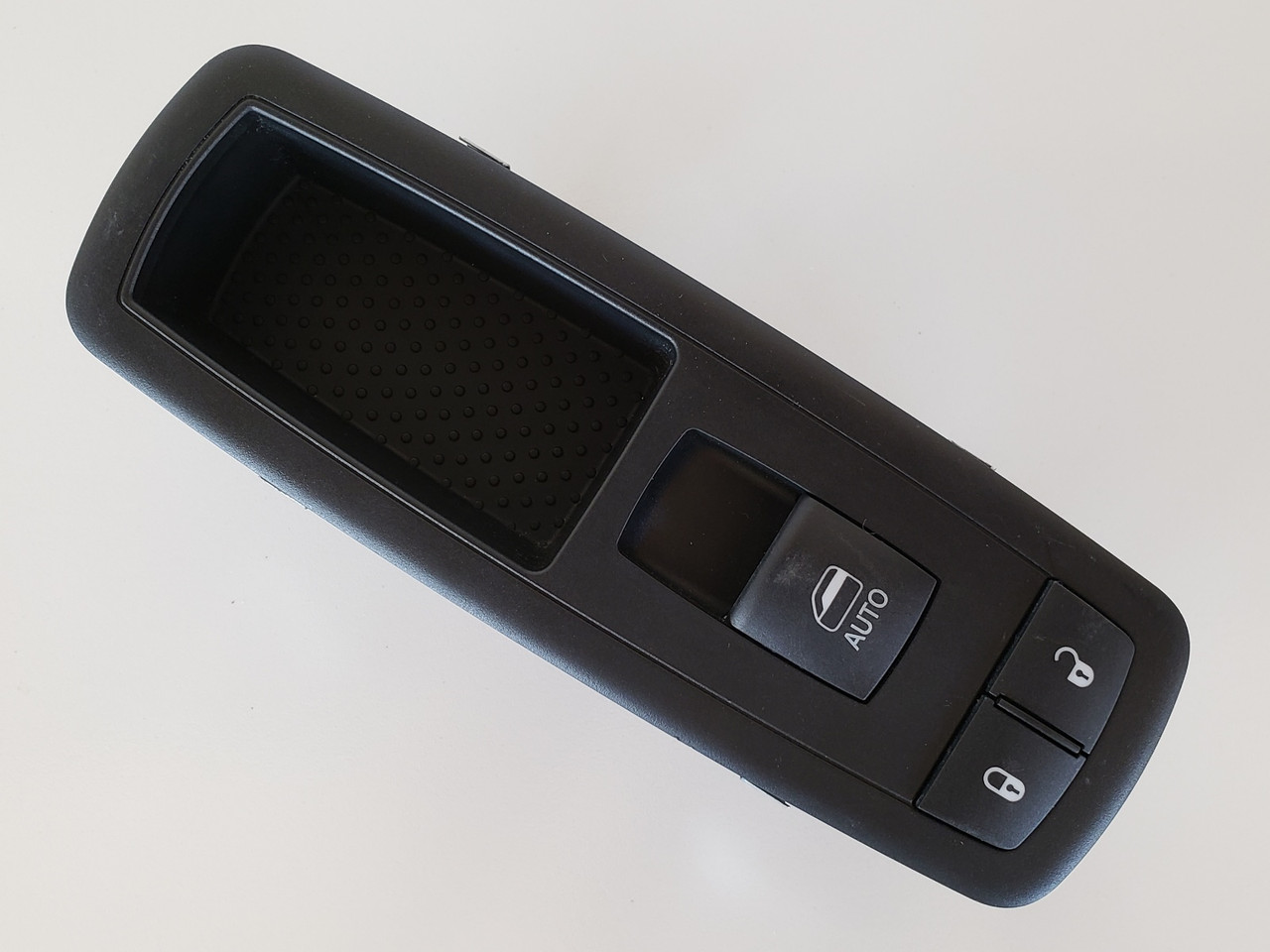 12-15 Chrysler Town & Country 68110865AA Right Front Passenger Window Switch OEM 12-15 Chrysler Town & Country 68110865AA Right Front Passenger Window Switch OEM