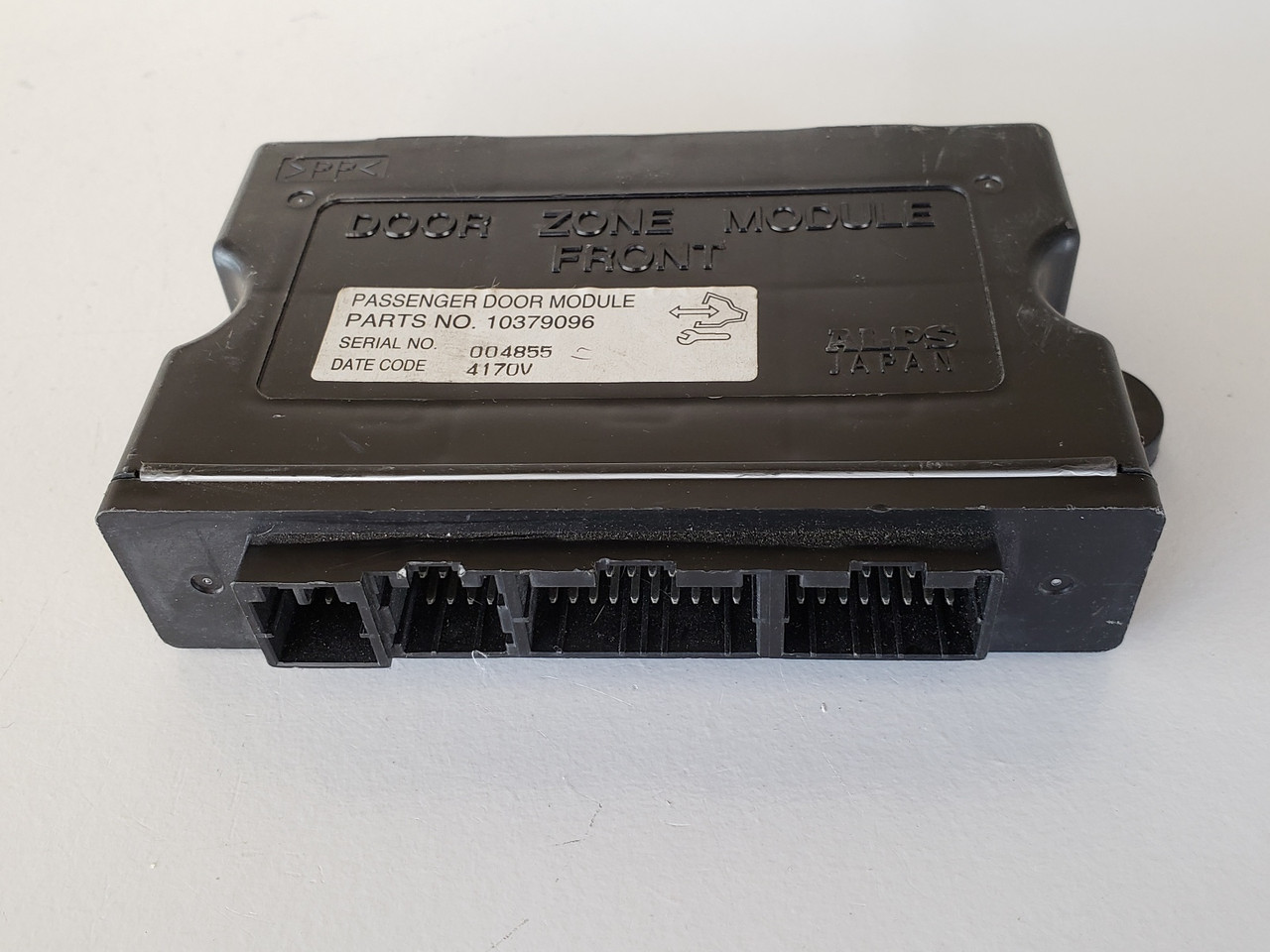 2005-2011 Cadillac STS 10379096 Multifunction Right Front Door Module