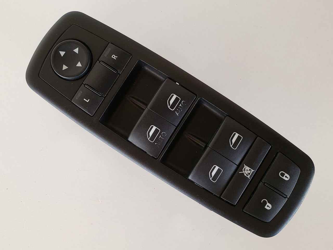 13-15 Dodge Ram 1500 68110866AA Drivers Side Left Master Window Switch OEM 13-15 Dodge Ram 1500 68110866AA Drivers Side Left Master Window Switch OEM