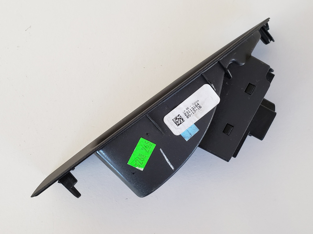 16 Buick Verano 20987819 Left Rear Passenger Window Switch OEM 16 Buick Verano 20987819 Left Rear Passenger Window Switch OEM