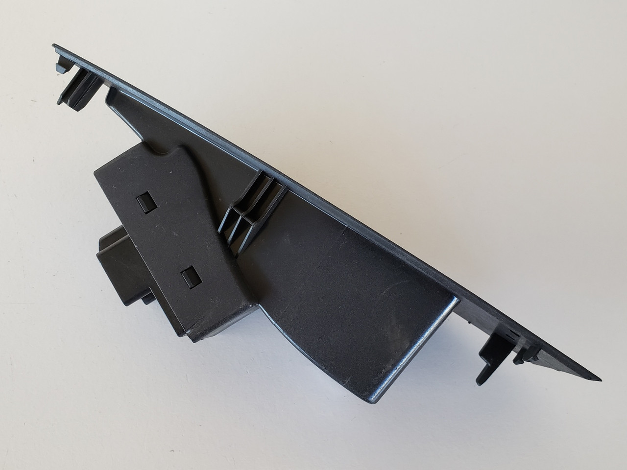 16 Buick Verano 20987819 Left Rear Passenger Window Switch OEM 16 Buick Verano 20987819 Left Rear Passenger Window Switch OEM