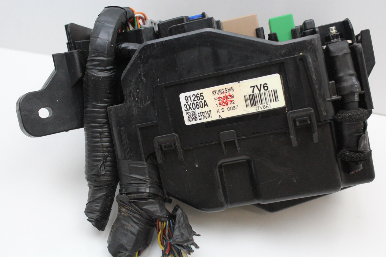 14 15 16 Hyundai Elantra 91265-3X060A Fusebox Fuse Box Relay Module Control