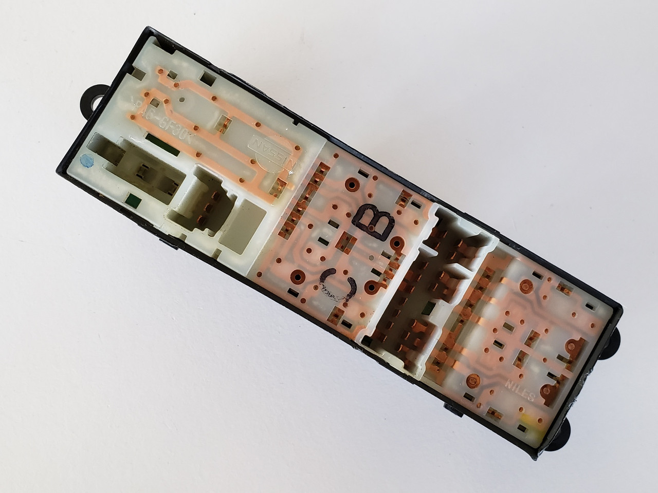 07 Nissan Murano 25401 CB60A Drivers Side Left Master Window Switch OEM