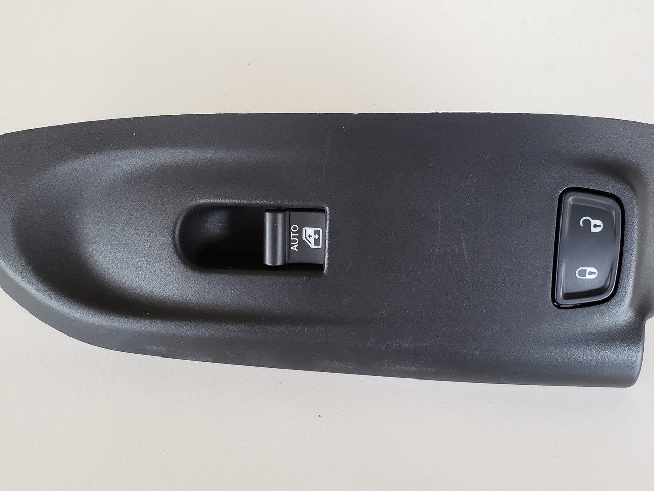 16-18 Fiat 500 500X 07356331460 Right Front Passenger Window Switch OEM 16-18 Fiat 500 500X 07356331460 Right Front Passenger Window Switch OEM