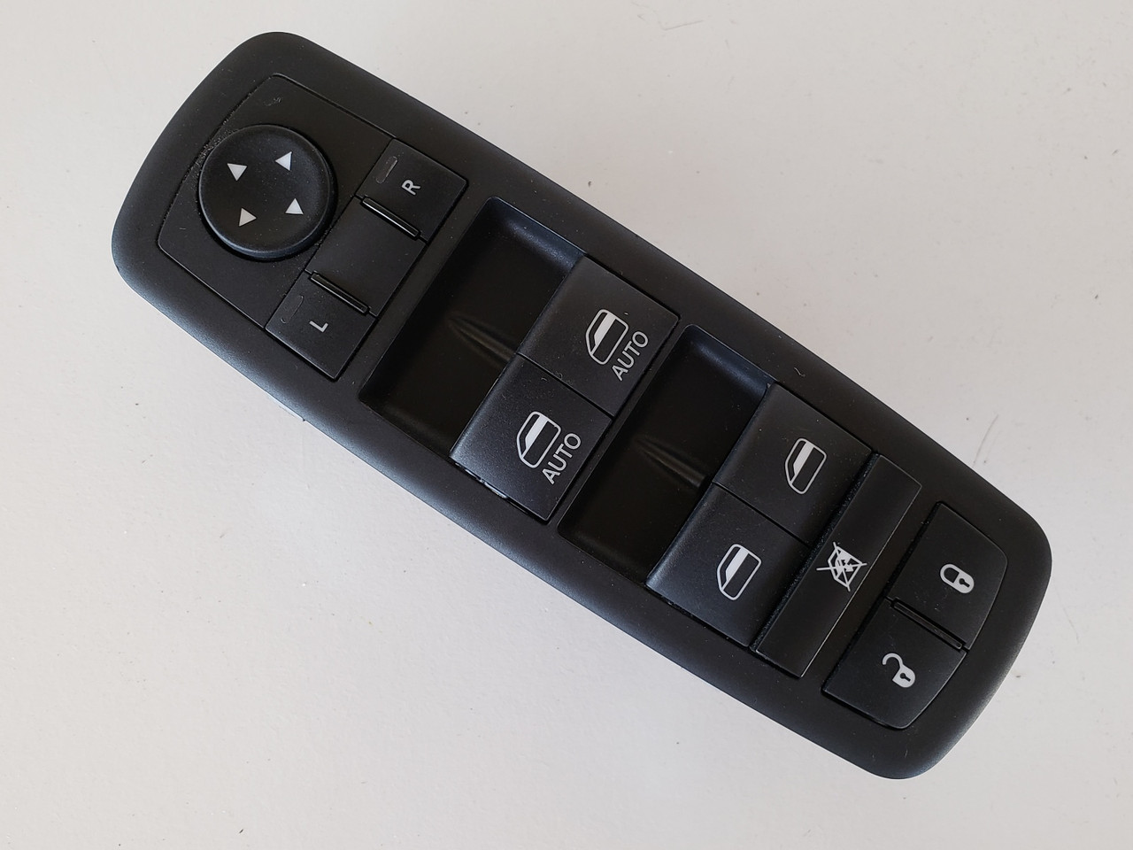 17 Chrysler Pacifica 68234092AC Drivers Side Left Master Window Switch OEM 17 Chrysler Pacifica 68234092AC Drivers Side Left Master Window Switch OEM