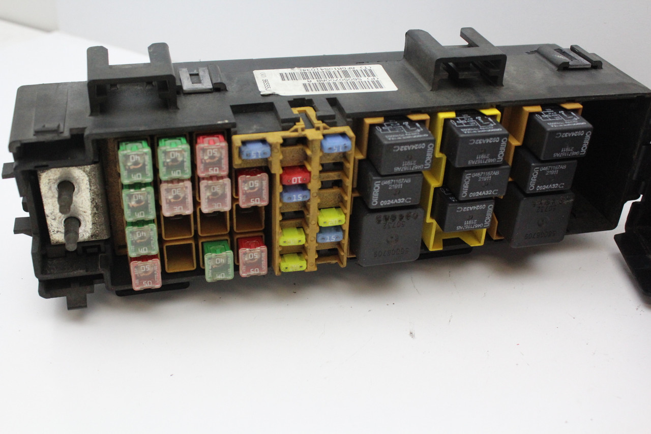 00-04 Jeep Grand Cherokee 56050700AB Fusebox Fuse Box Relay Unit Module