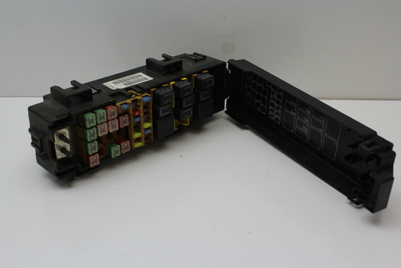 00-04 Jeep Grand Cherokee 56050700AB Fusebox Fuse Box Relay Unit Module