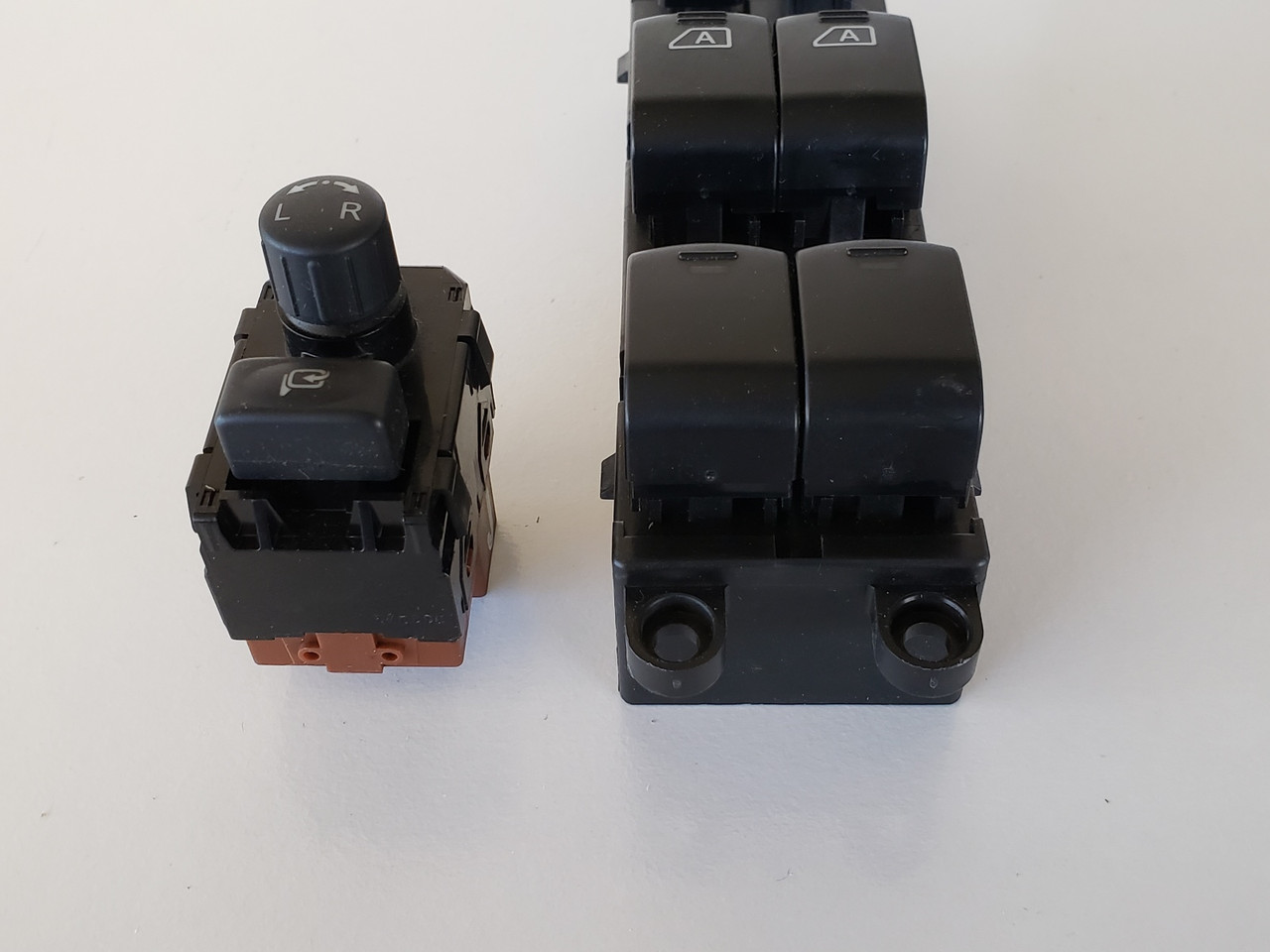 08-15 Nissan Armada 25401 ZQ00A Drivers Side Left Master Window