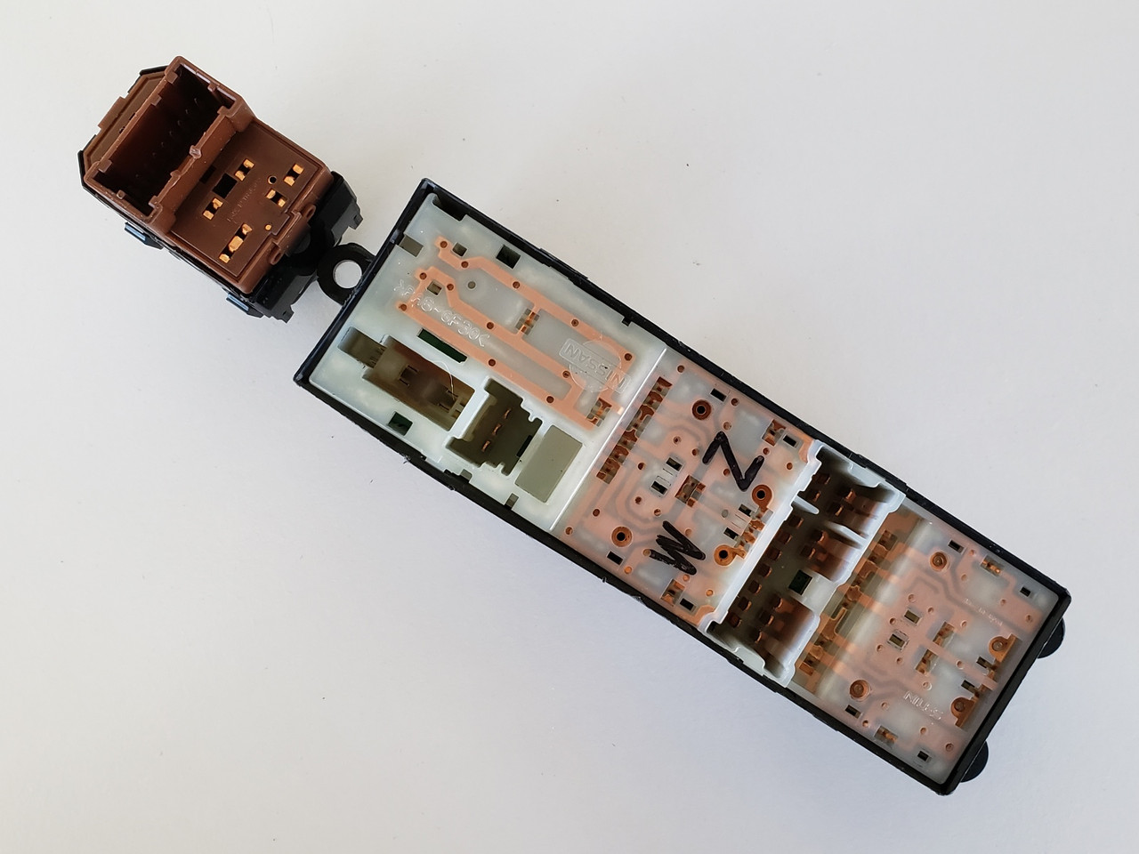 08-15 Nissan Armada 25401 ZQ00A Drivers Side Left Master Window