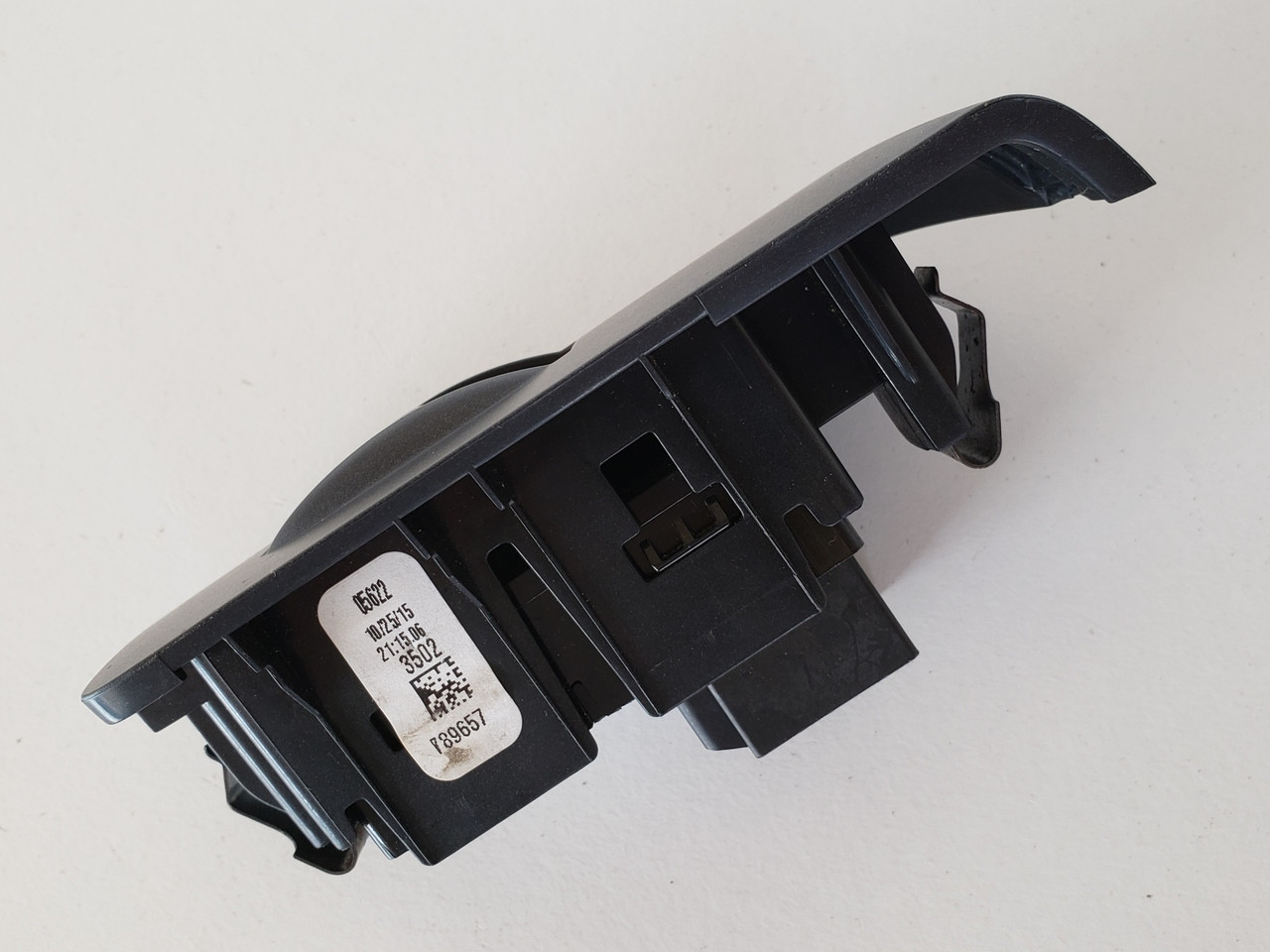 14-19 Gmc Sierra 1500 23436335 Right Rear Passenger Window Switch OEM 14-19 Gmc Sierra 1500 23436335 Right Rear Passenger Window Switch OEM