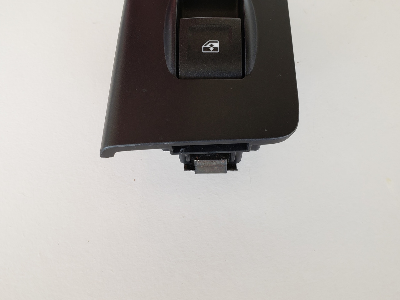 14-19 Gmc Sierra 1500 23436335 Right Rear Passenger Window Switch OEM 14-19 Gmc Sierra 1500 23436335 Right Rear Passenger Window Switch OEM