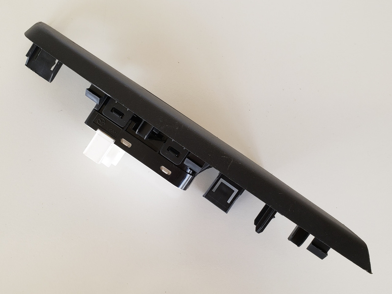 10-13 Mazda 3 Sport BBM2 66 370 Right Rear Passenger Window Switch OEM 10-13 Mazda 3 Sport BBM2 66 370 Right Rear Passenger Window Switch OEM