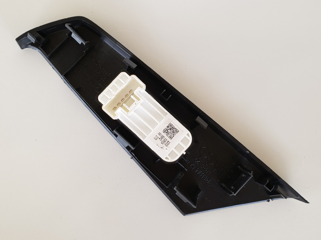 10-13 Mazda 3 Sport BBM2 66 370 Right Rear Passenger Window Switch OEM 10-13 Mazda 3 Sport BBM2 66 370 Right Rear Passenger Window Switch OEM