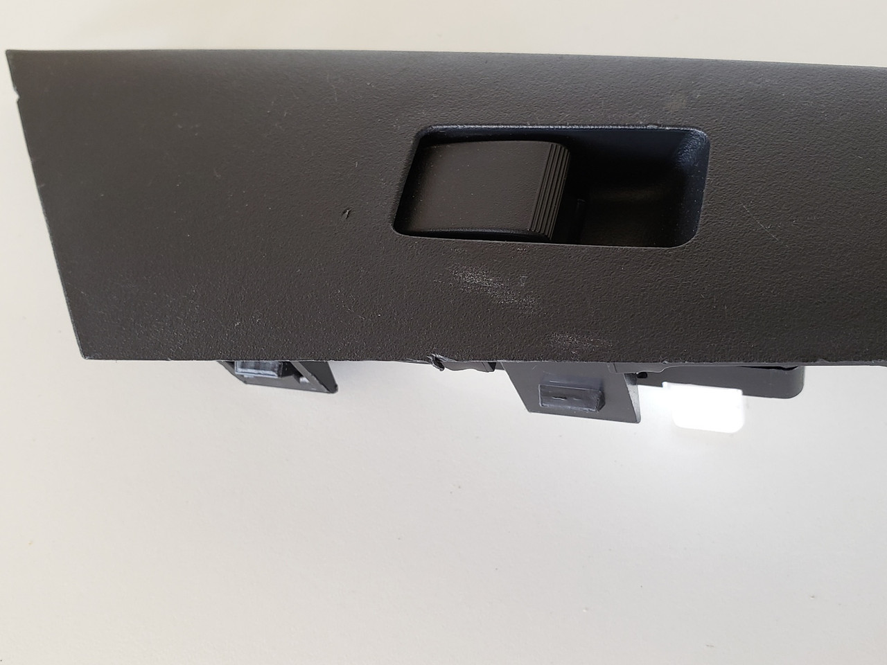 10-13 Mazda 3 Sport BBM2 66 370 Right Rear Passenger Window Switch OEM 10-13 Mazda 3 Sport BBM2 66 370 Right Rear Passenger Window Switch OEM