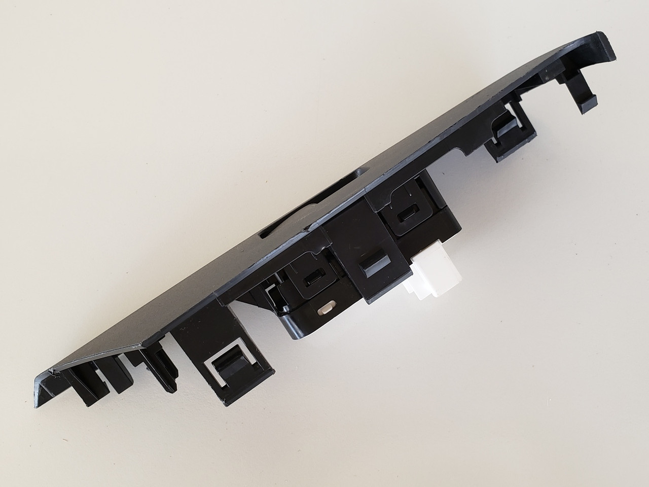 10-13 Mazda 3 Sport BBM2 66 370 Right Rear Passenger Window Switch OEM 10-13 Mazda 3 Sport BBM2 66 370 Right Rear Passenger Window Switch OEM