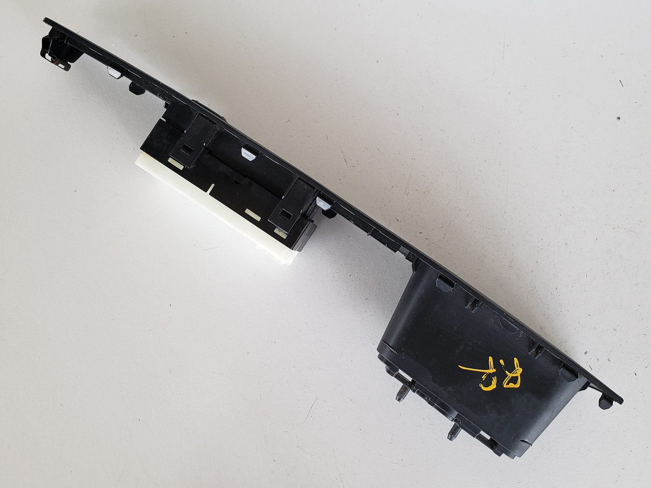 07-12 Nissan 25411 ET000 Right Front Passenger Window Switch OEM