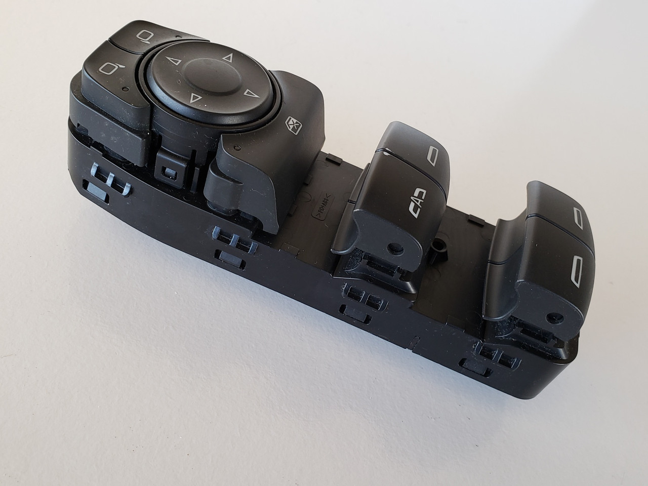 16-19 Chevy Malibu 23308155 Drivers Side Left Master Window Switch OEM 16-19 Chevy Malibu 23308155 Drivers Side Left Master Window Switch OEM