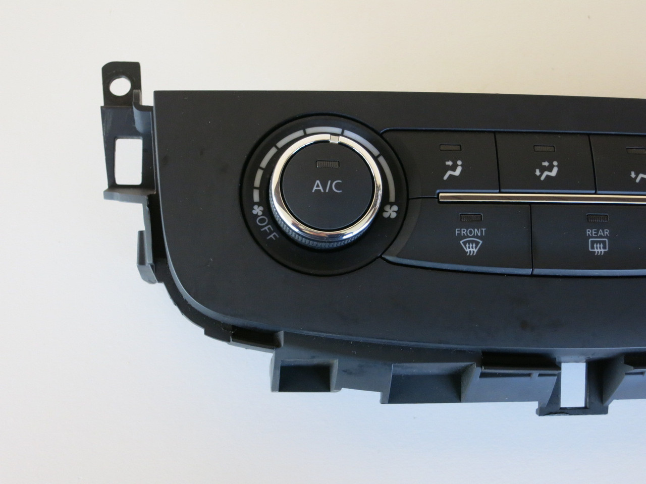 16 17 Nissan Altima Climate Control Panel Temperature Unit A/C Heater 16 17 Nissan Altima Climate Control Panel Temperature Unit A/C Heater