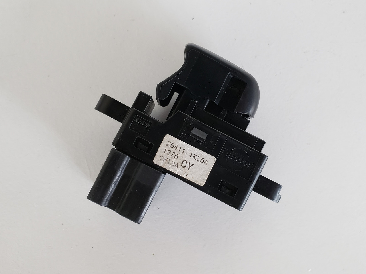 13-19 Nissan Sentra 25411 1KL5A Left / Right Rear Passenger Window Switch OEM 13-19 Nissan Sentra 25411 1KL5A Left / Right Rear Passenger Window Switch OEM