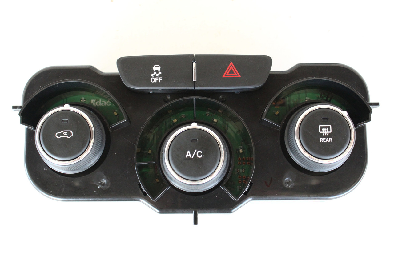 15 16 17 18 Jeep Cherokee Climate Control Panel Temperature Unit A/C Heater 15 16 17 18 Jeep Cherokee Climate Control Panel Temperature Unit A/C Heater