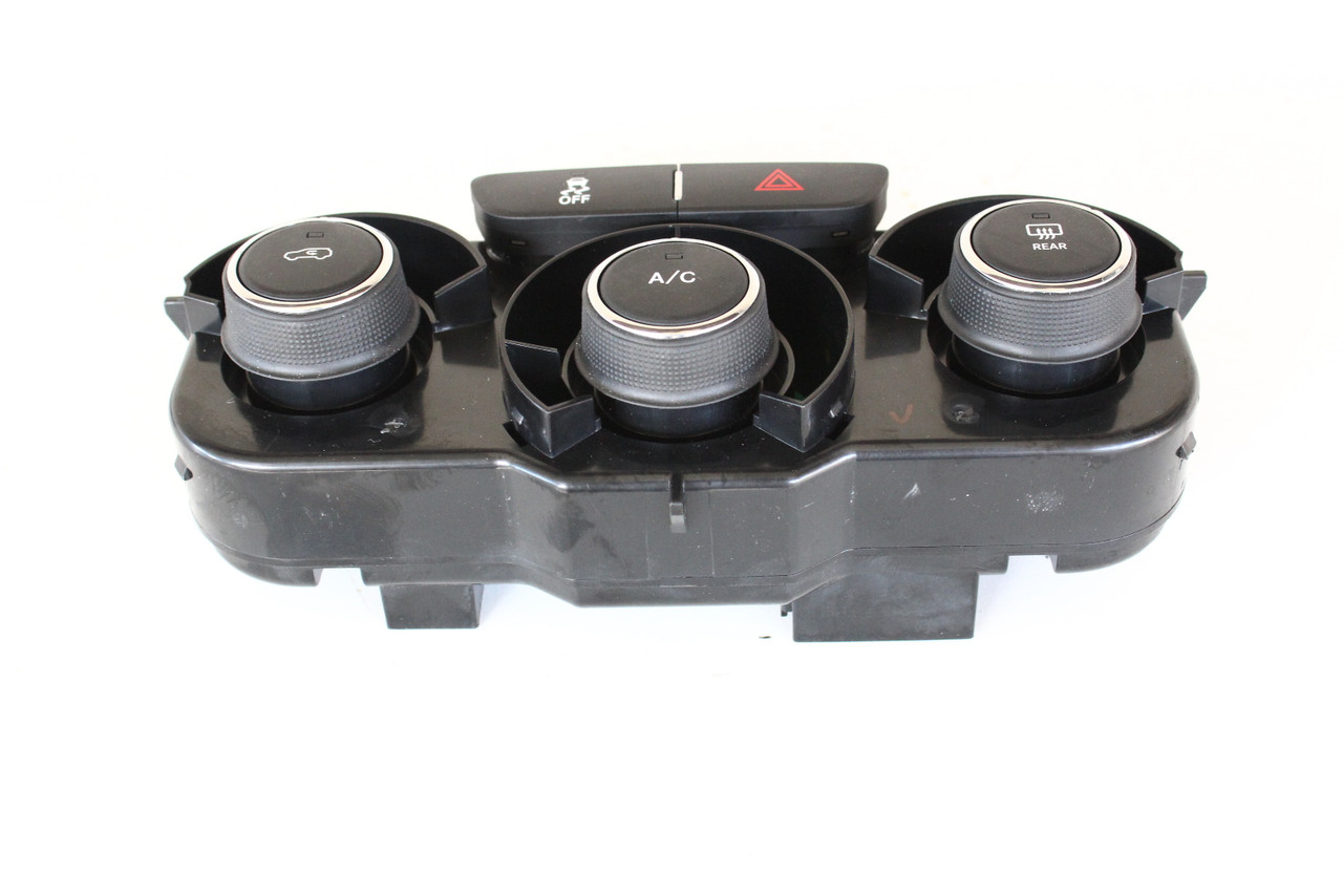 15 16 17 18 Jeep Cherokee Climate Control Panel Temperature Unit A/C Heater 15 16 17 18 Jeep Cherokee Climate Control Panel Temperature Unit A/C Heater