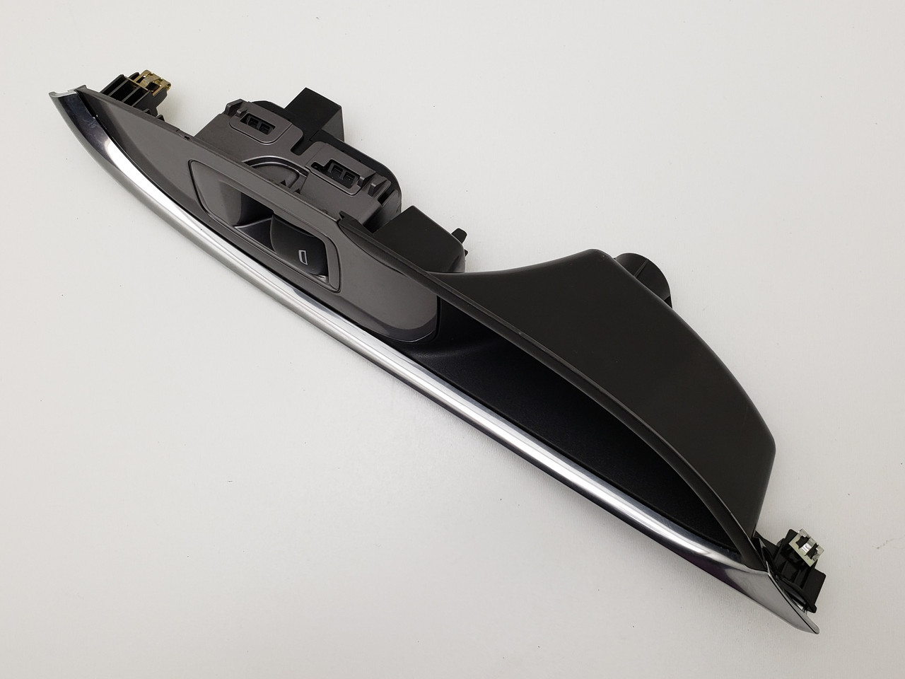 16-18 Chevy Malibu 84139701 Right Rear Passenger Window Switch OEM 16-18 Chevy Malibu 84139701 Right Rear Passenger Window Switch OEM