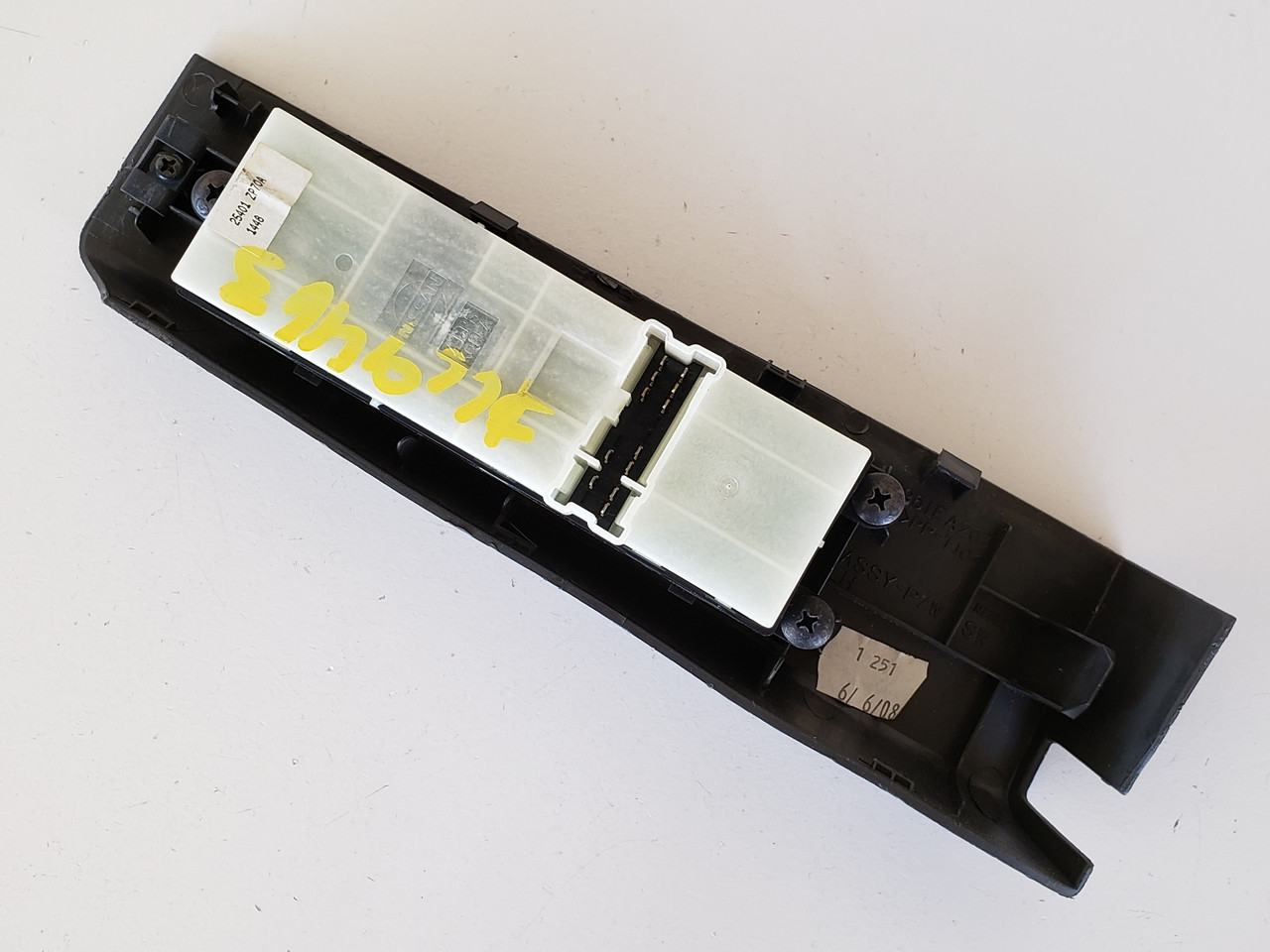 07-15 Nissan Xterra 25401-ZP70A Drivers Side Left Master Window