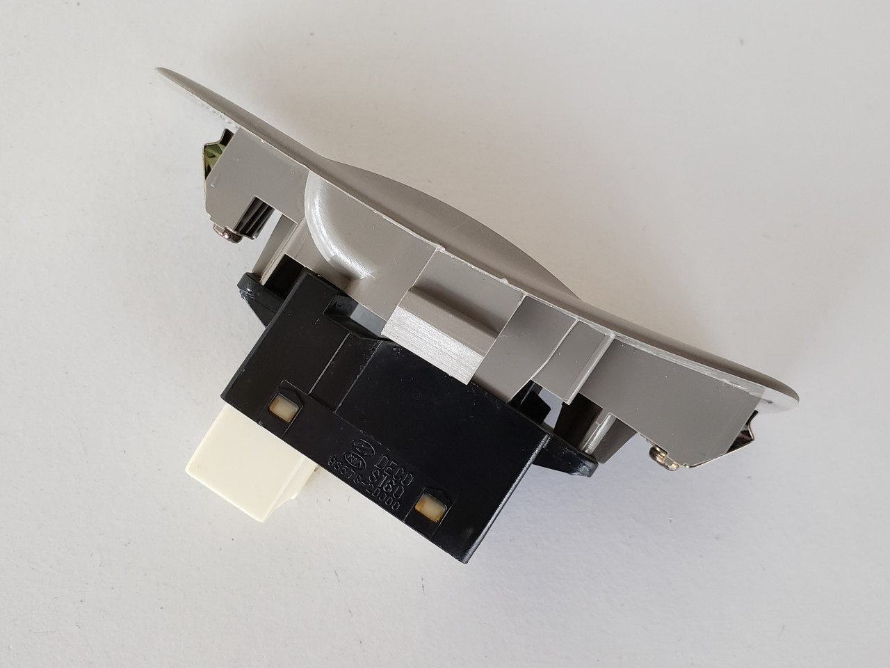 01-06 Hyundai Elantra 93582-2D200 Right Rear Passenger Window Switch OEM