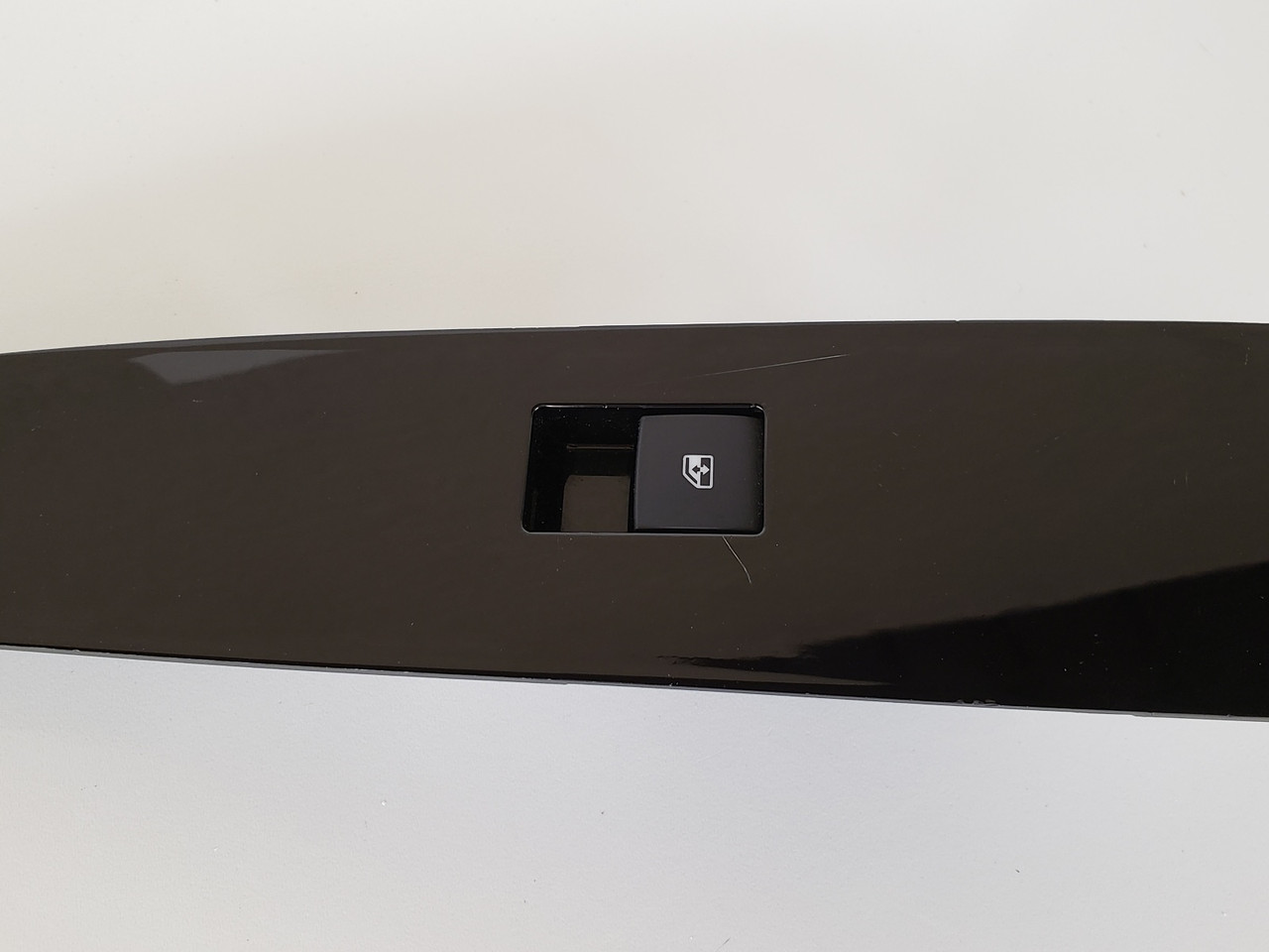 13-17 Cadillac XTS 9060226 Right Rear Passenger Window Switch OEM 13-17 Cadillac XTS 9060226 Right Rear Passenger Window Switch OEM