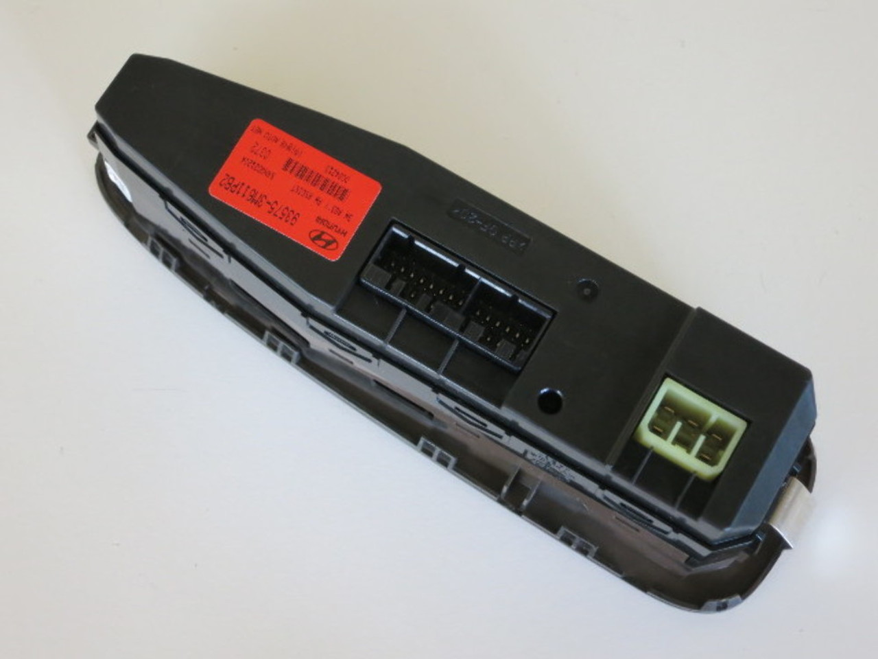 11 12 13 14 Hyundai Genesis Right Front Passenger Window Switch OEM 11 12 13 14 Hyundai Genesis Right Front Passenger Window Switch OEM