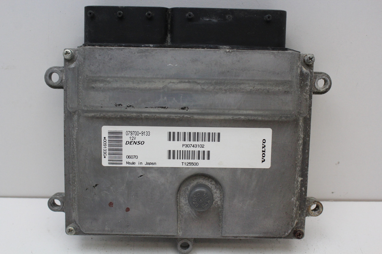 06 07 Volvo 70 Series P30743102 Computer Engine Control ECU ECM Module