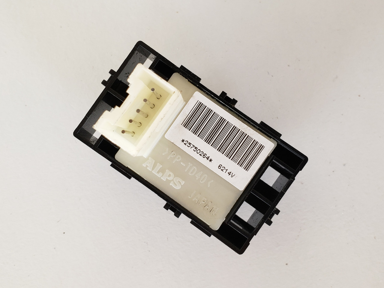 03-07 Cadillac CTS 25750264 Left / Right Rear Passenger Window Switch OEM