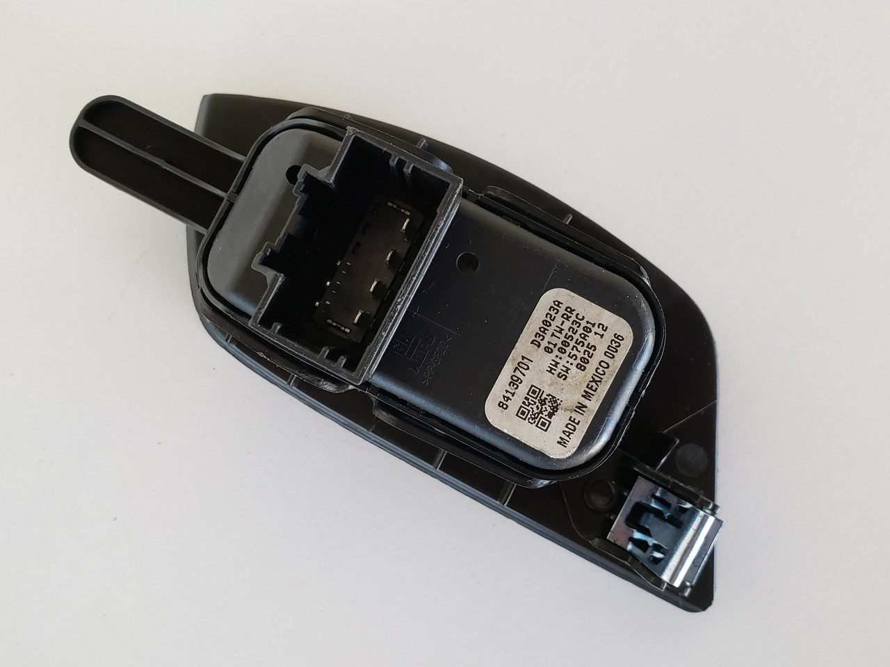 18-19 Chevy Equinox 84139701 Rear Passenger Window Switch OEM 18-19 Chevy Equinox 84139701 Rear Passenger Window Switch OEM