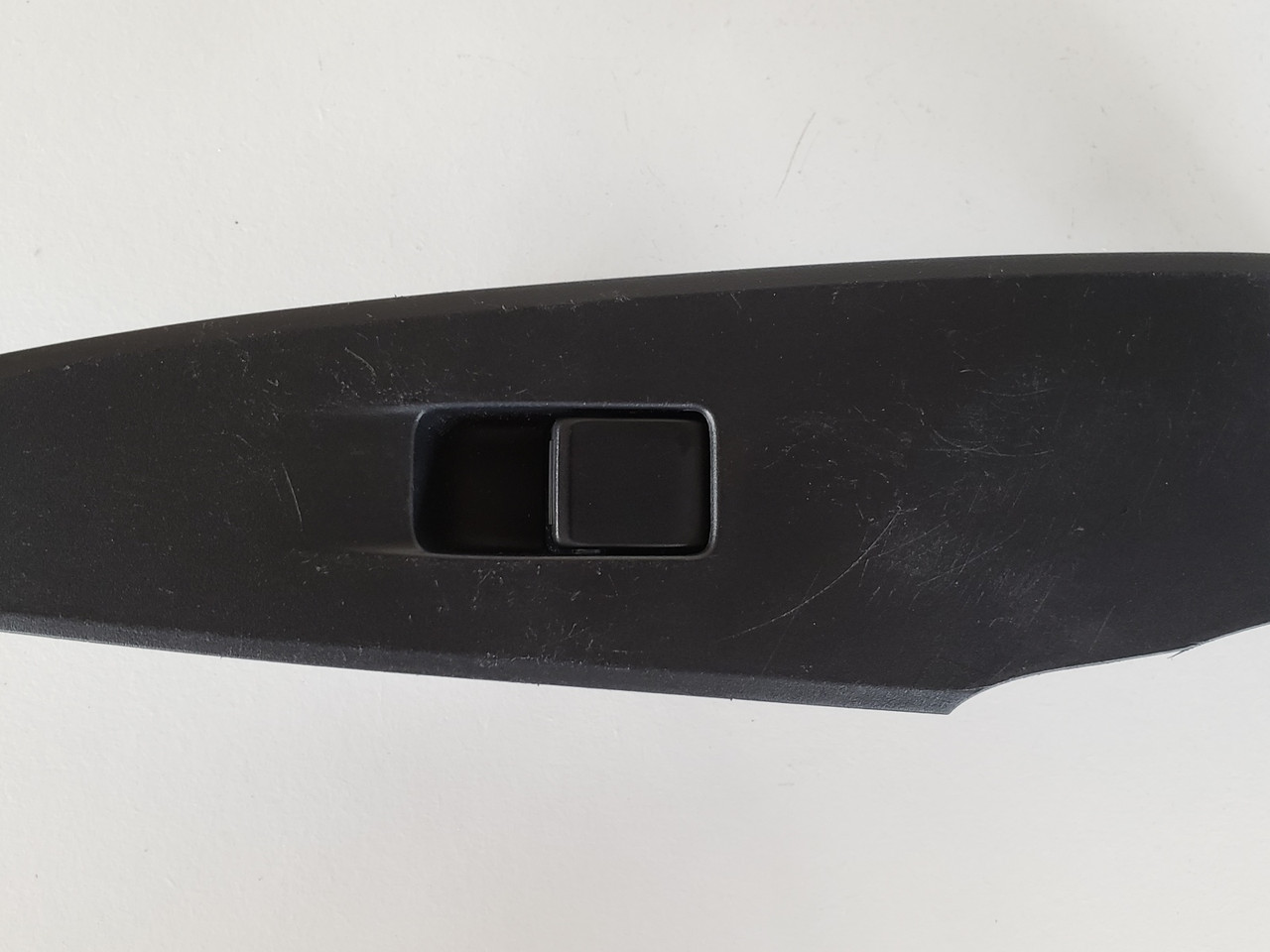14 Mazda 6 KD35 66 370 Left Rear Passenger Window Switch OEM 14 Mazda 6 KD35 66 370 Left Rear Passenger Window Switch OEM