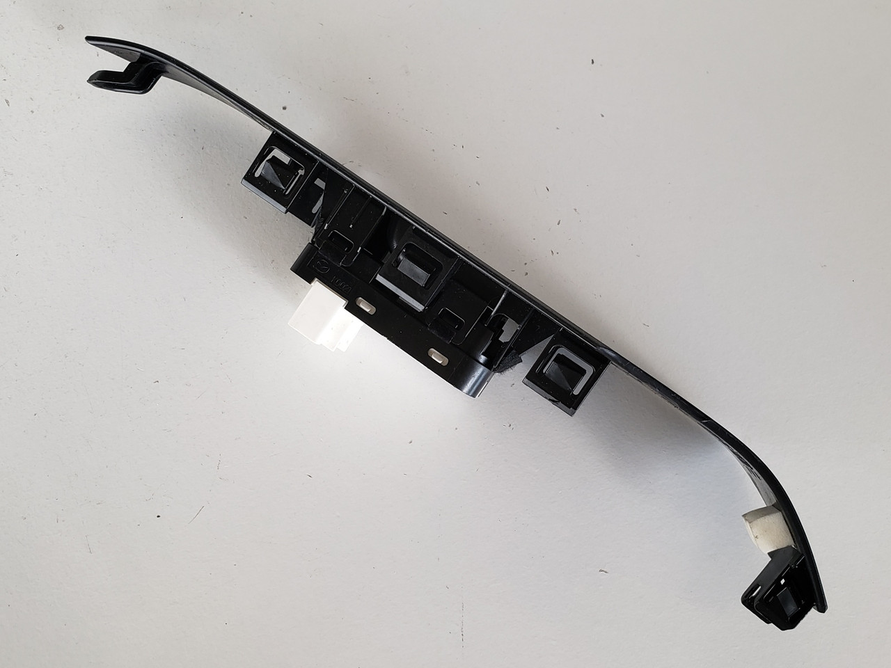 14 Mazda 6 KD35 66 370 Left Rear Passenger Window Switch OEM 14 Mazda 6 KD35 66 370 Left Rear Passenger Window Switch OEM