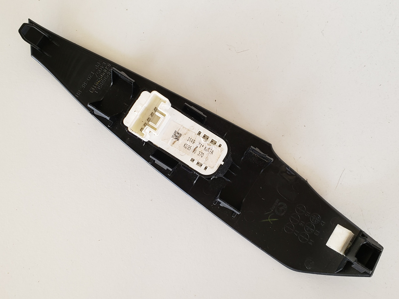 14 Mazda 6 KD35 66 370 Left Rear Passenger Window Switch OEM 14 Mazda 6 KD35 66 370 Left Rear Passenger Window Switch OEM