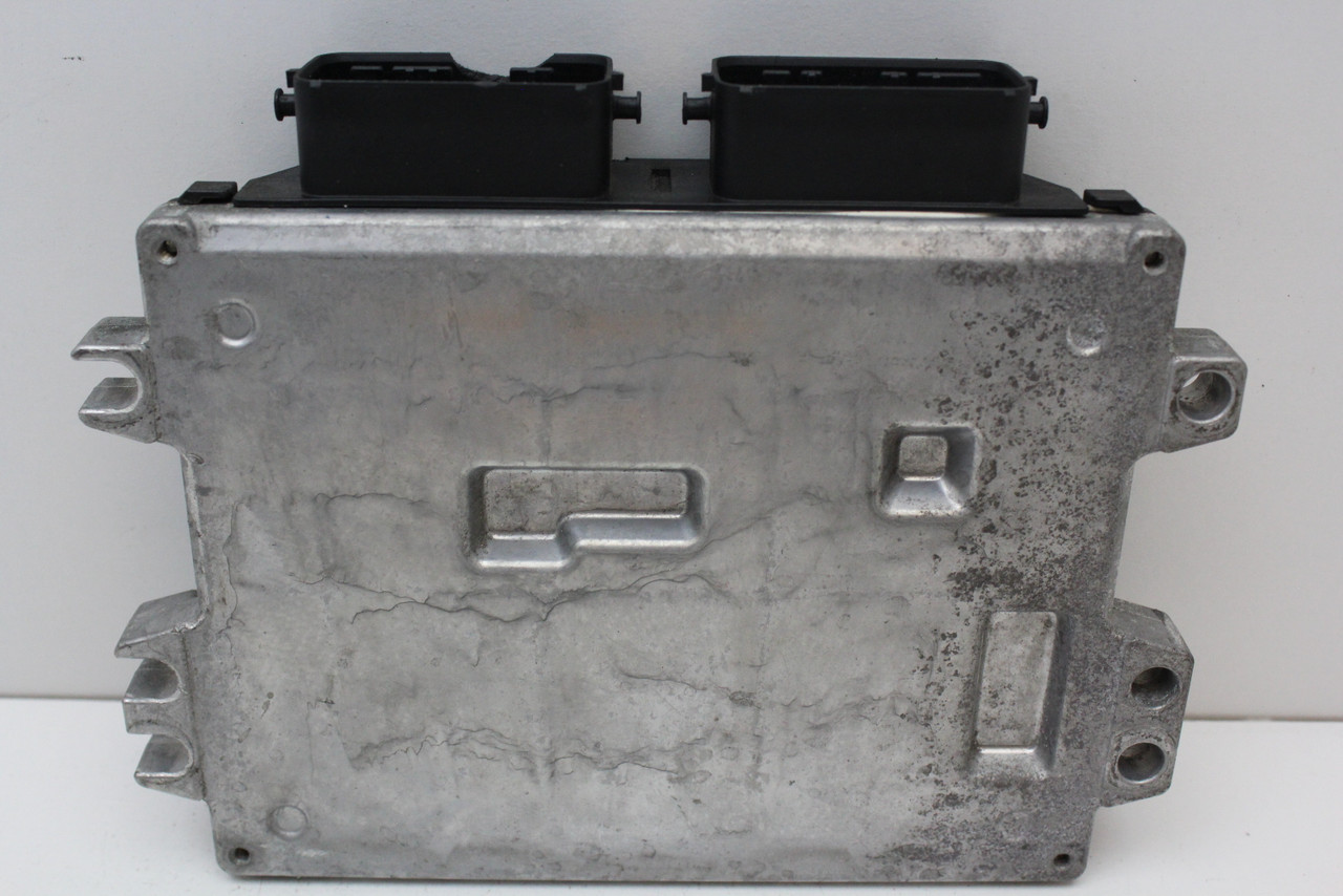 10-12 Suzuki Kizashi 33910-57L10 Computer Brain Engine Control ECU ECM Module