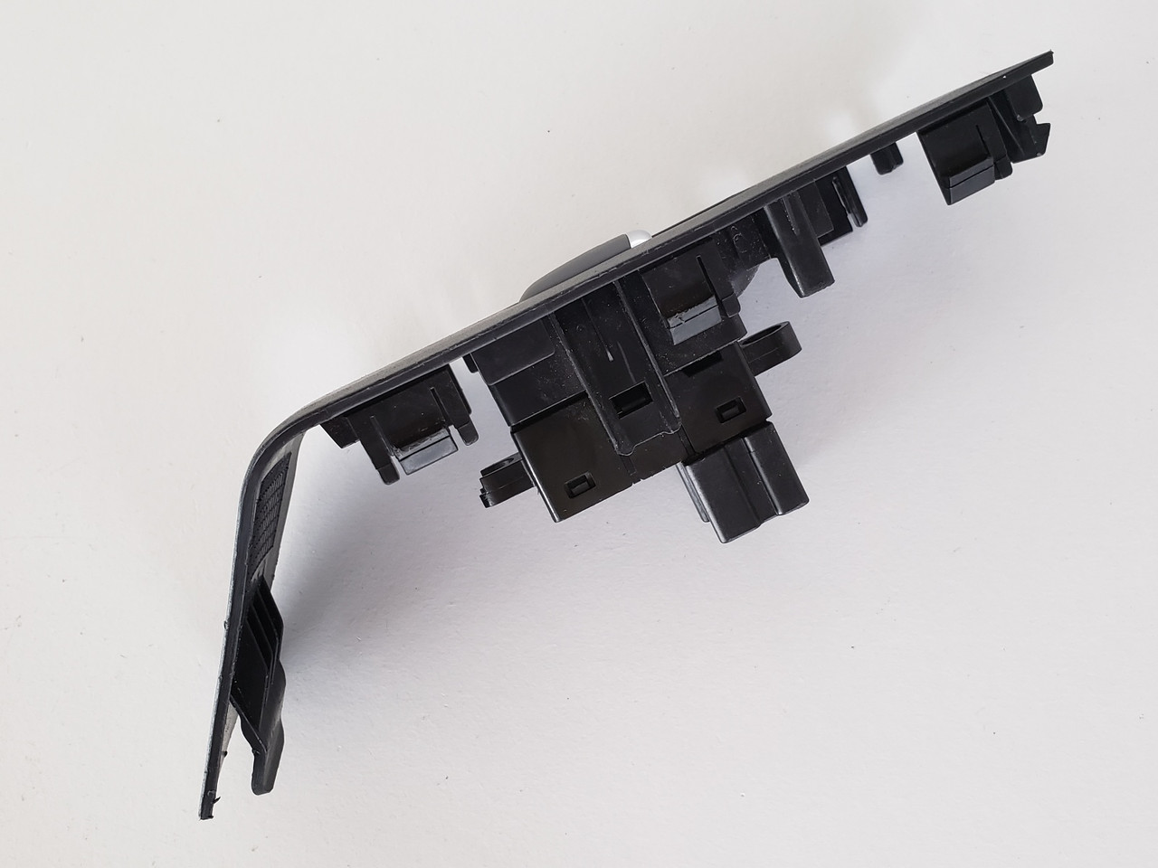 16-20 Nissan Maxima 25411 4RA1A Right Rear Passenger Window Switch OEM 16-20 Nissan Maxima 25411 4RA1A Right Rear Passenger Window Switch OEM