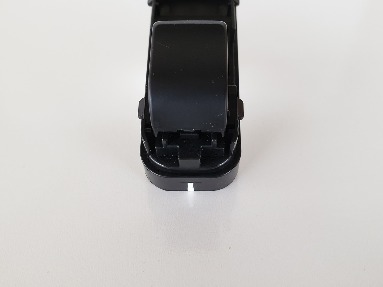 16-17 Mazda CX-3 CX3 D09H 66 370 Left & Right Rear Passenger Window Switch OEM 16-17 Mazda CX-3 CX3 D09H 66 370 Left & Right Rear Passenger Window Switch OEM