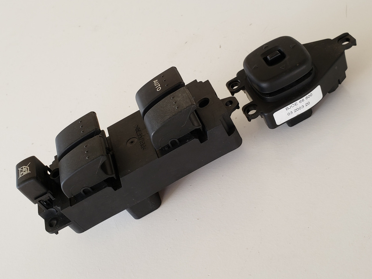 04-09 Mazda 3 BN8F 66 350 Drivers Side Left Master Window Switch OEM