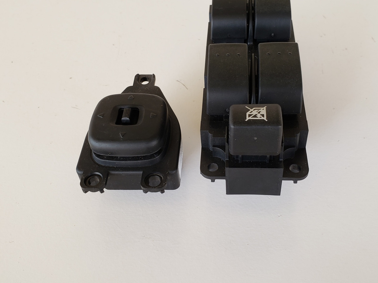04-09 Mazda 3 BN8F 66 350 Drivers Side Left Master Window Switch OEM